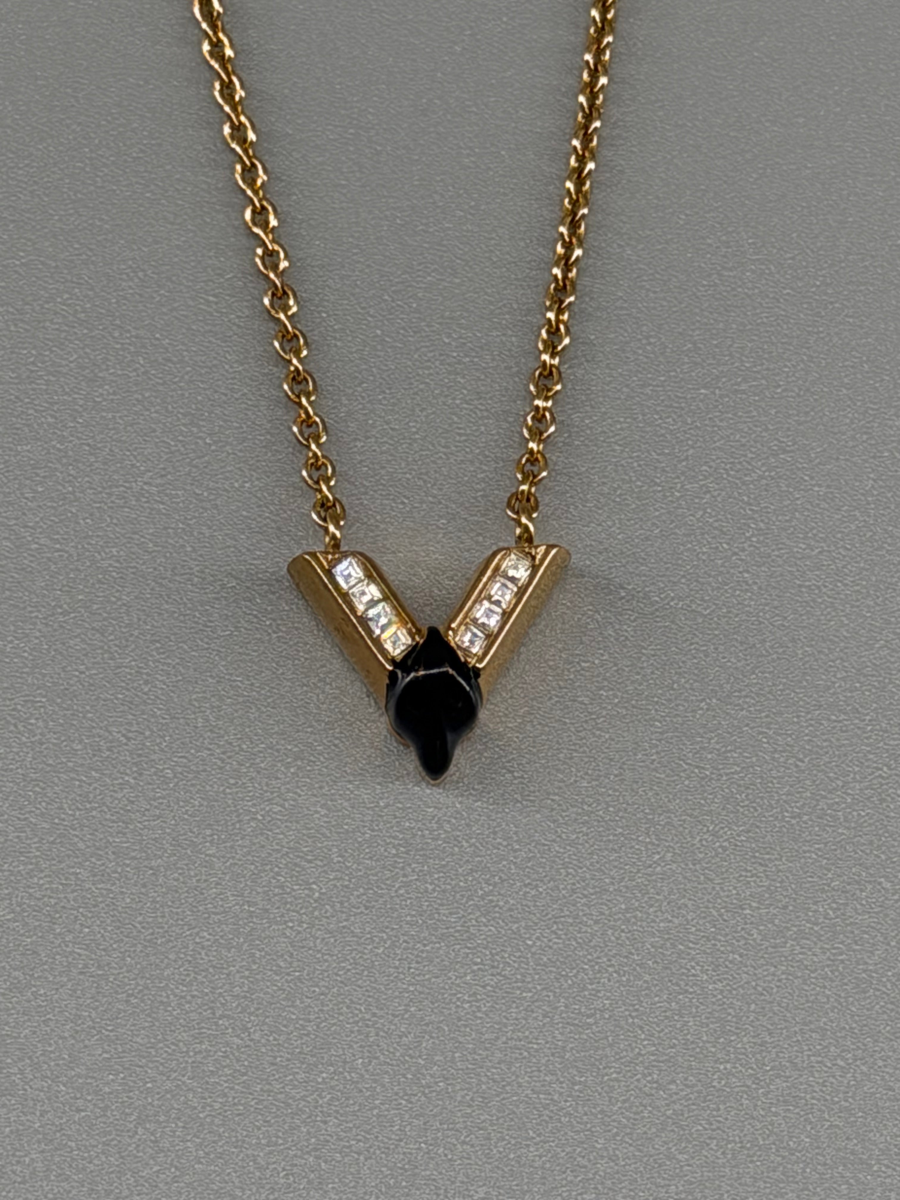 Louis Vuitton Collier The Great Essential V Crystal Necklace M68911