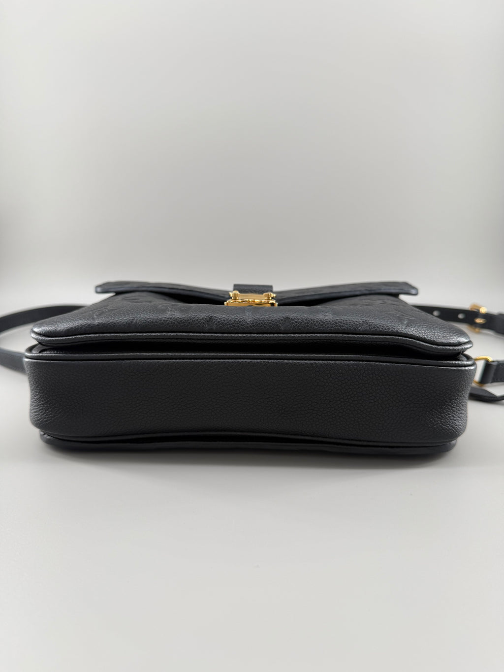 Louis Vuitton Pochette Métis MM Black Monogram Empreinte Leather