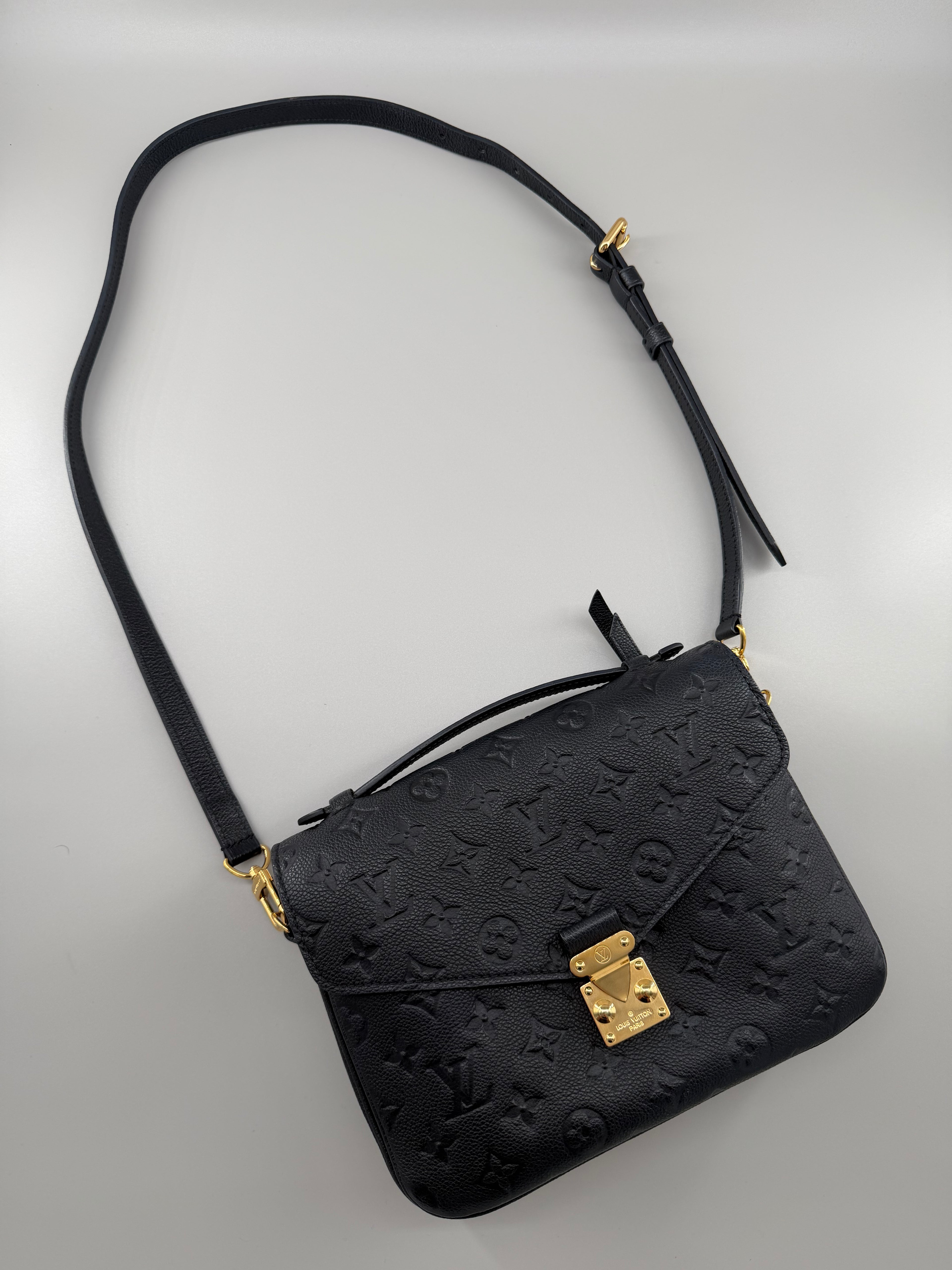 Louis Vuitton Pochette Métis MM Black Monogram Empreinte Leather