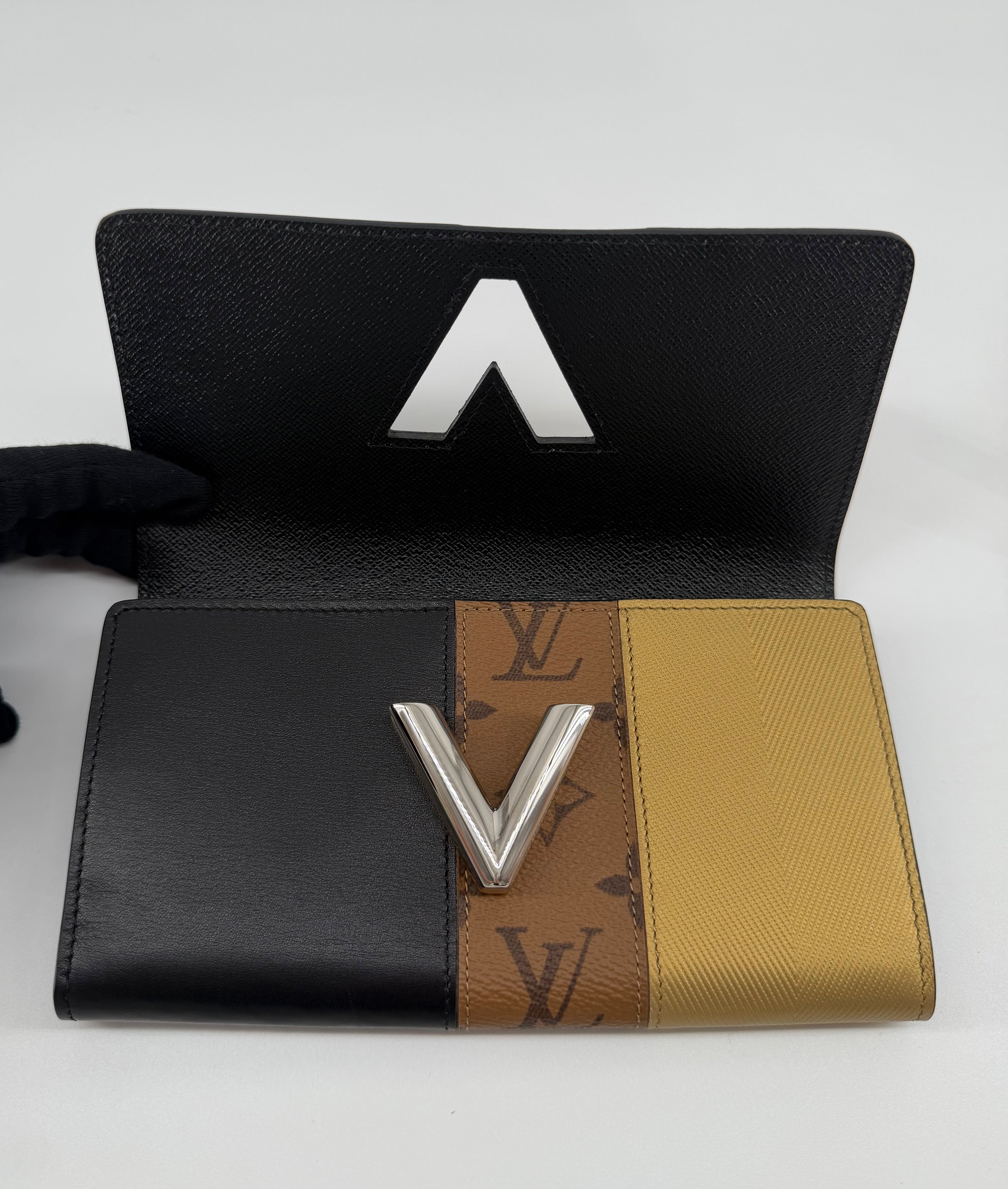 Louis Vuitton Twist Wallet Night Lights Limited Edition Black Gold Monogram Full Set