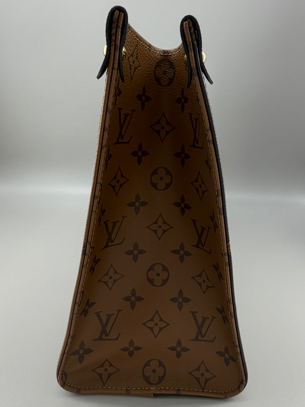 Louis Vuitton OnTheGo MM Monogram Giant Reverse Canvas – M45321