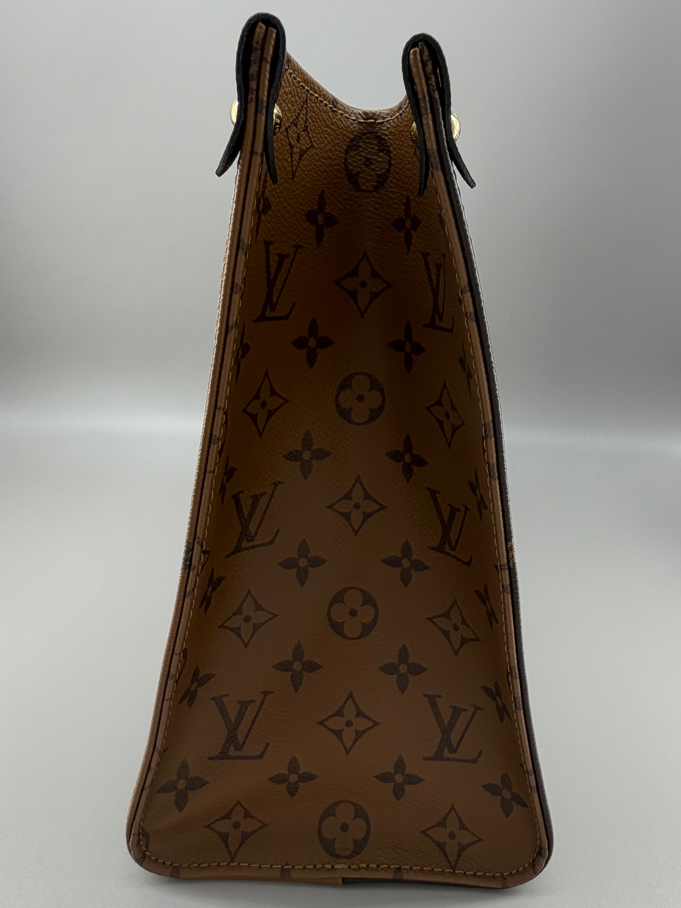 Louis Vuitton OnTheGo MM Monogram Giant Reverse Canvas – M45321