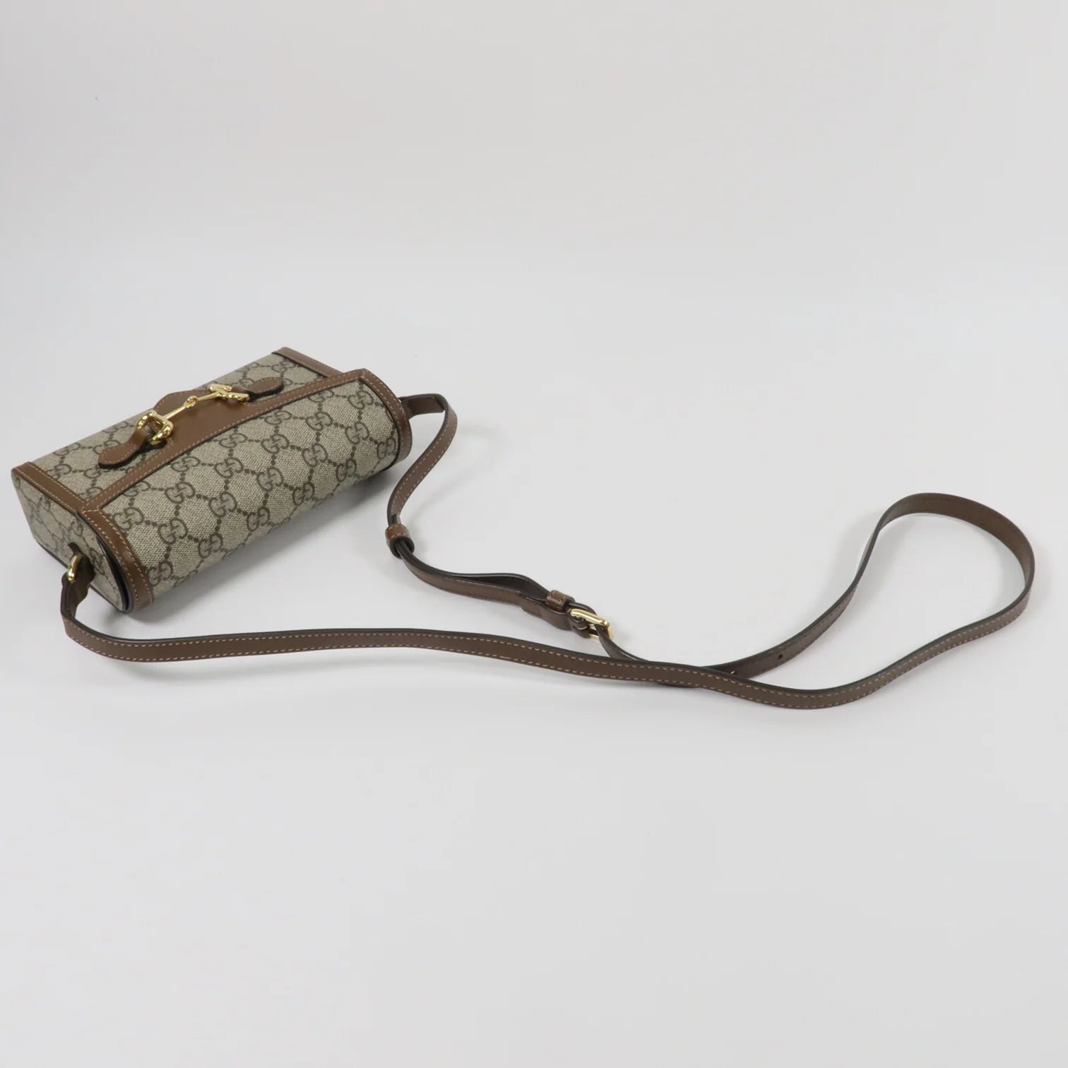 GUCCI Horsebit 1955
Mini Shoulder Bag in Brown GG Supreme