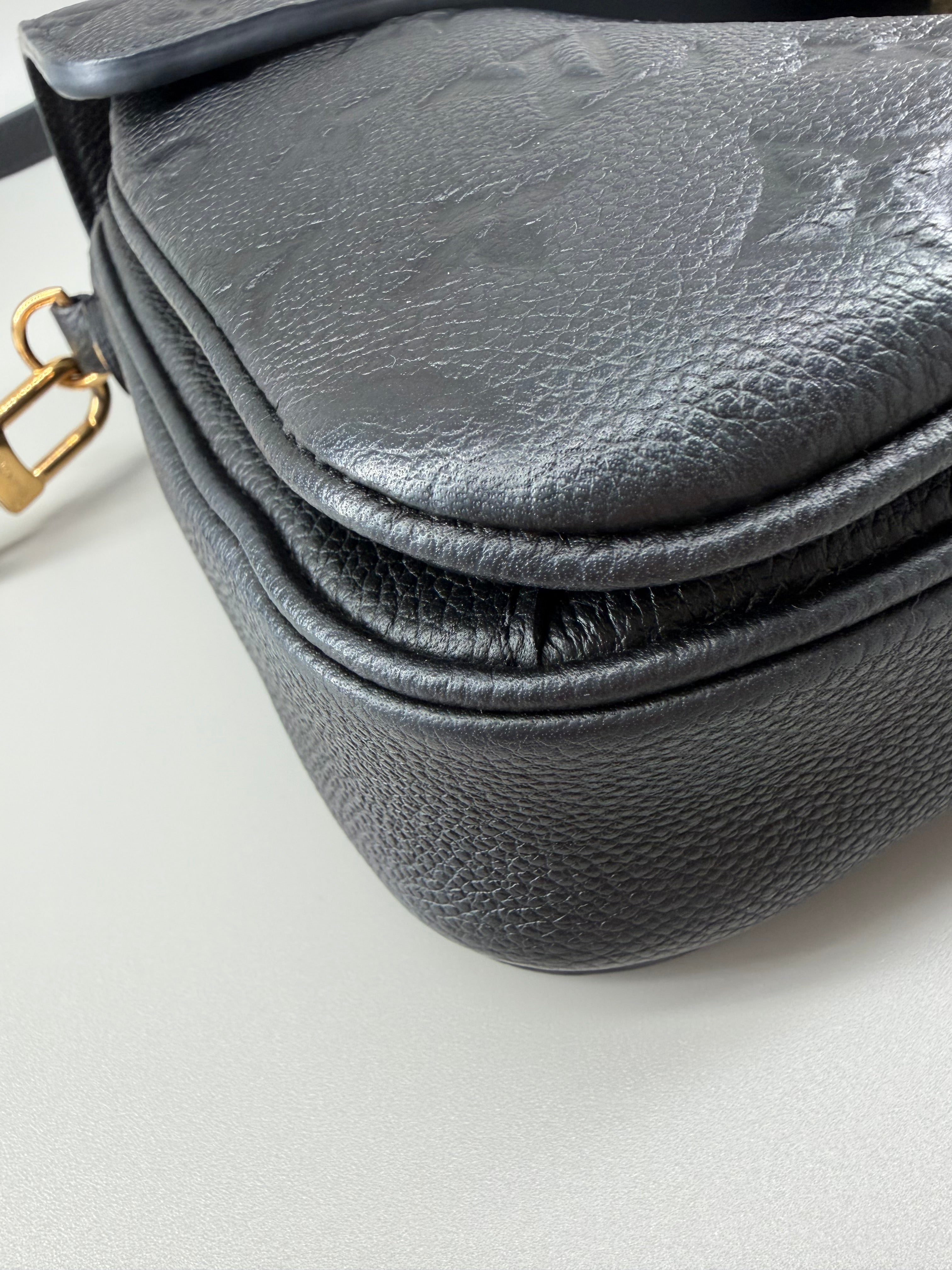 Louis Vuitton Pochette Métis MM Black Monogram Empreinte Leather