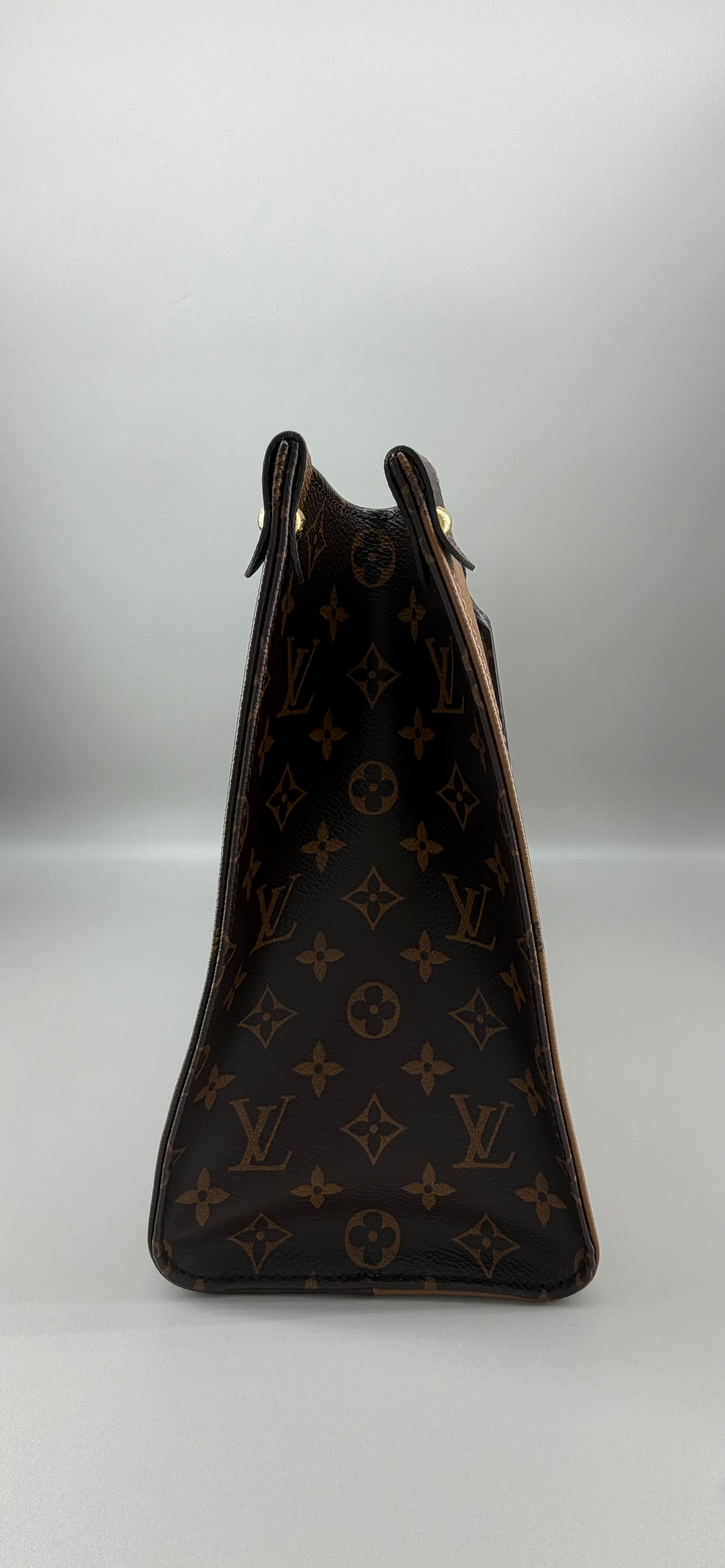 Louis Vuitton OnTheGo MM Monogram Giant Reverse Canvas – M45321