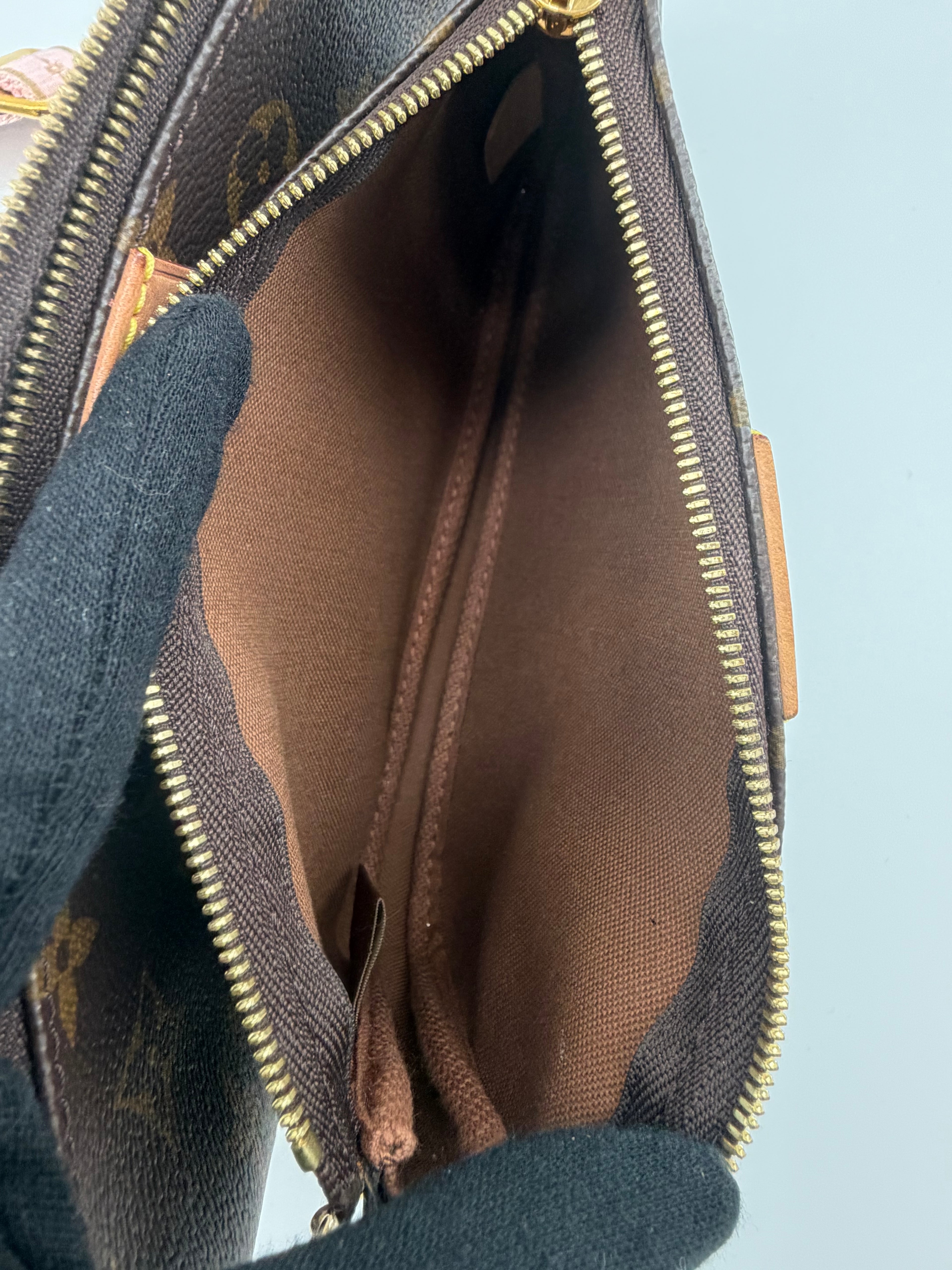Louis Vuitton Multi Pochette Accessoires Monogram Rose