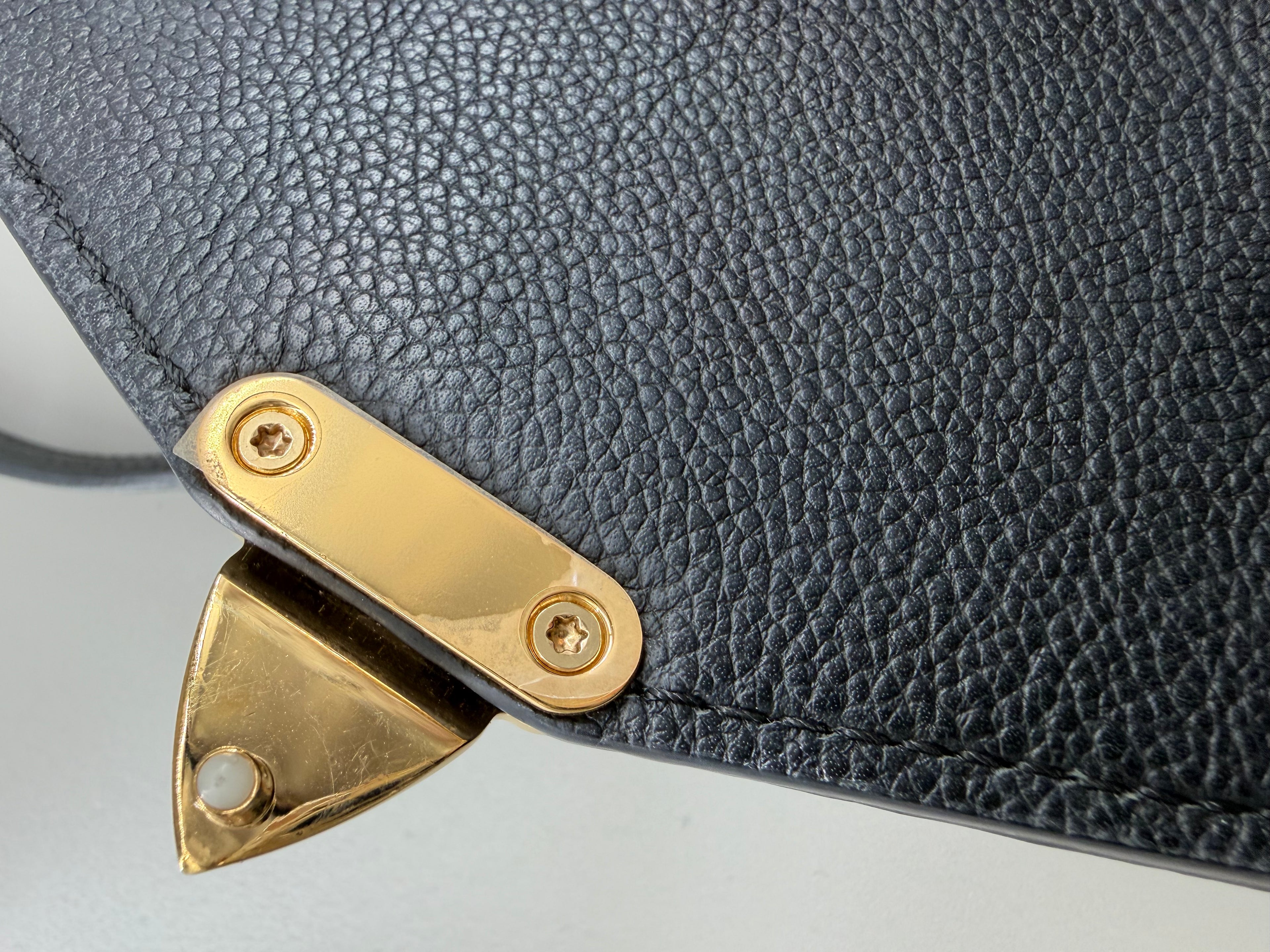 Louis Vuitton Pochette Métis MM Black Monogram Empreinte Leather