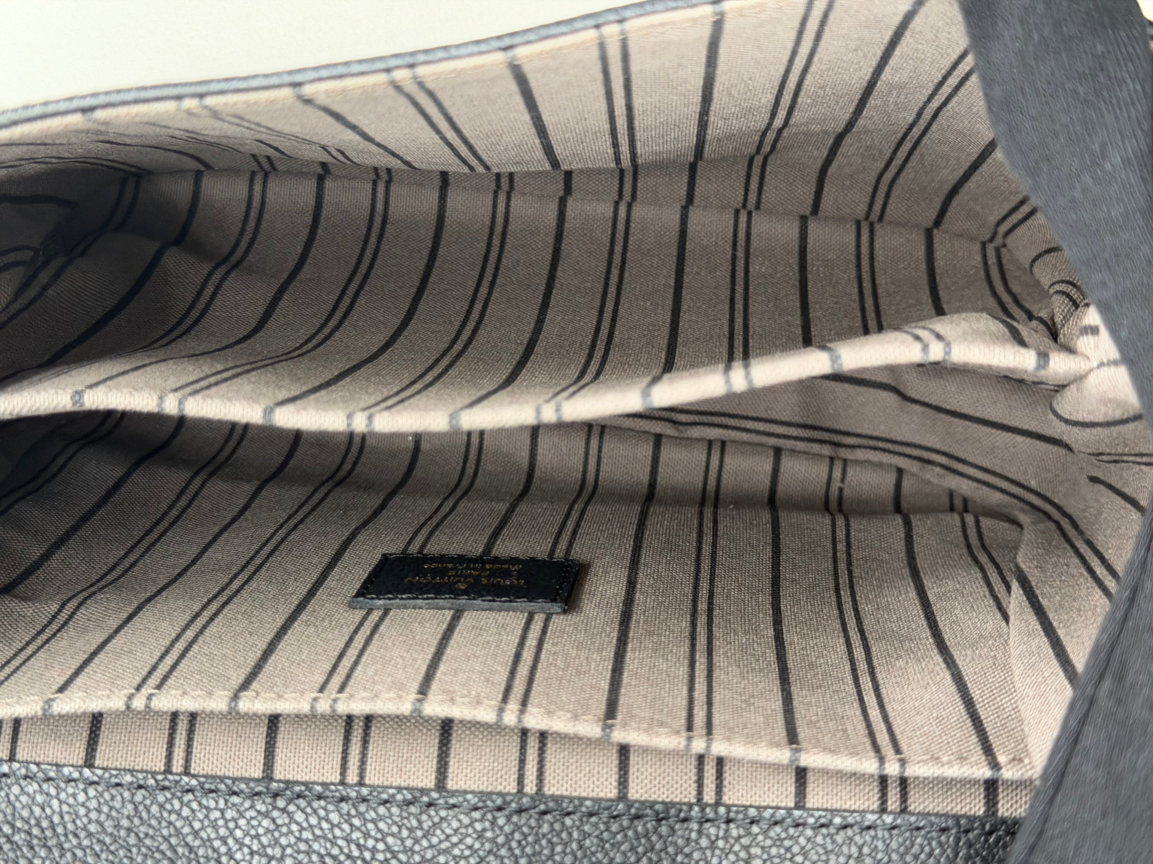 Louis Vuitton Pochette Métis MM Black Monogram Empreinte Leather