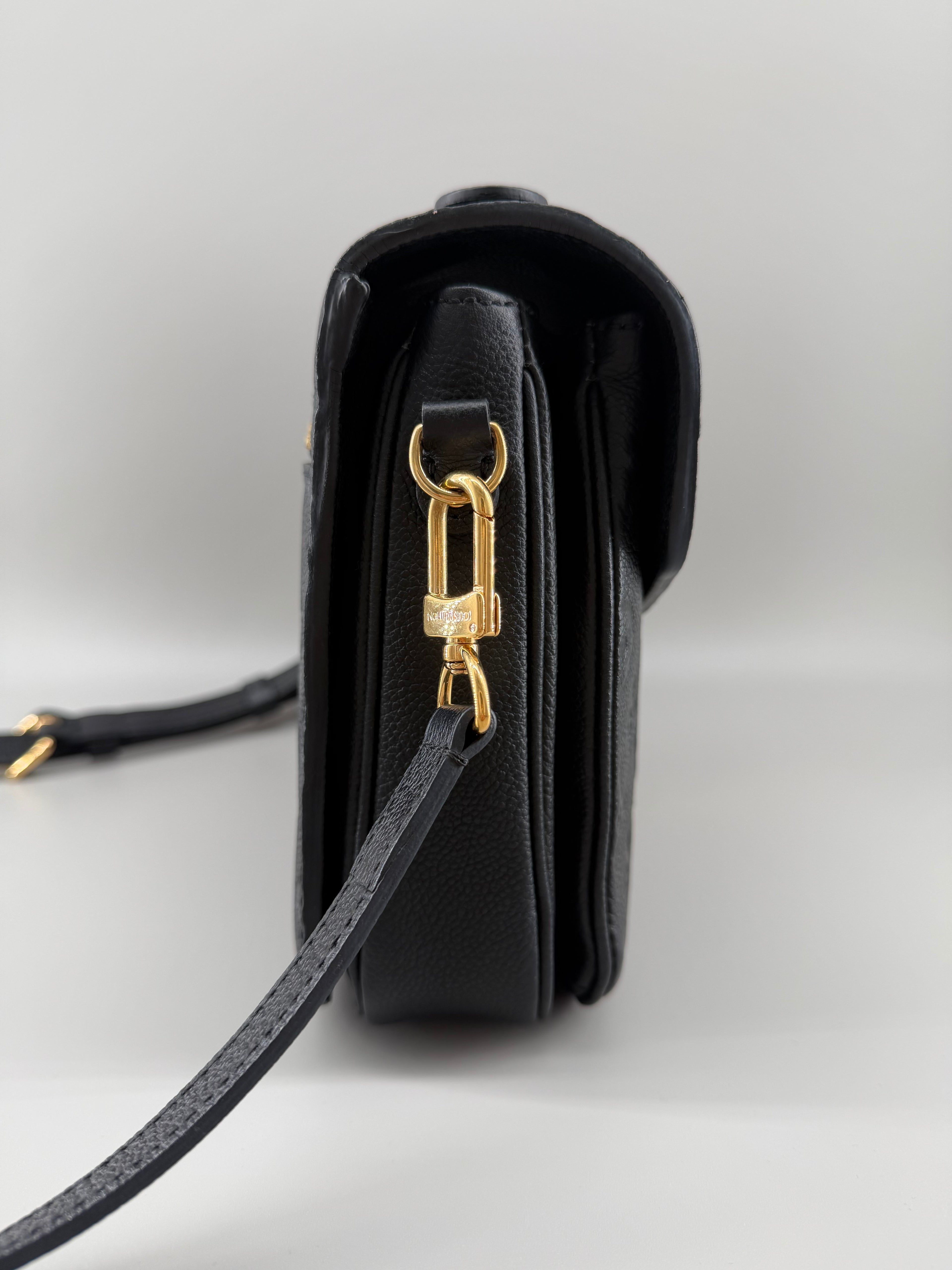 Louis Vuitton Pochette Métis MM Black Monogram Empreinte Leather