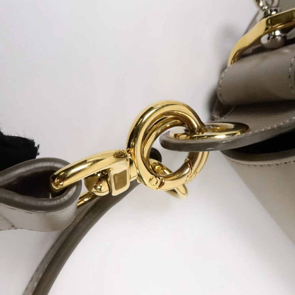 Chloé Medium Tess Shoulder Bag in Gray Leather