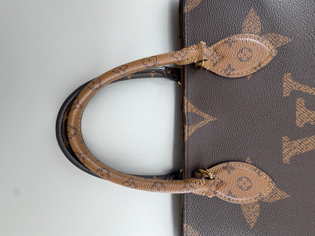 Louis Vuitton OnTheGo MM Monogram Giant Reverse Canvas – M45321