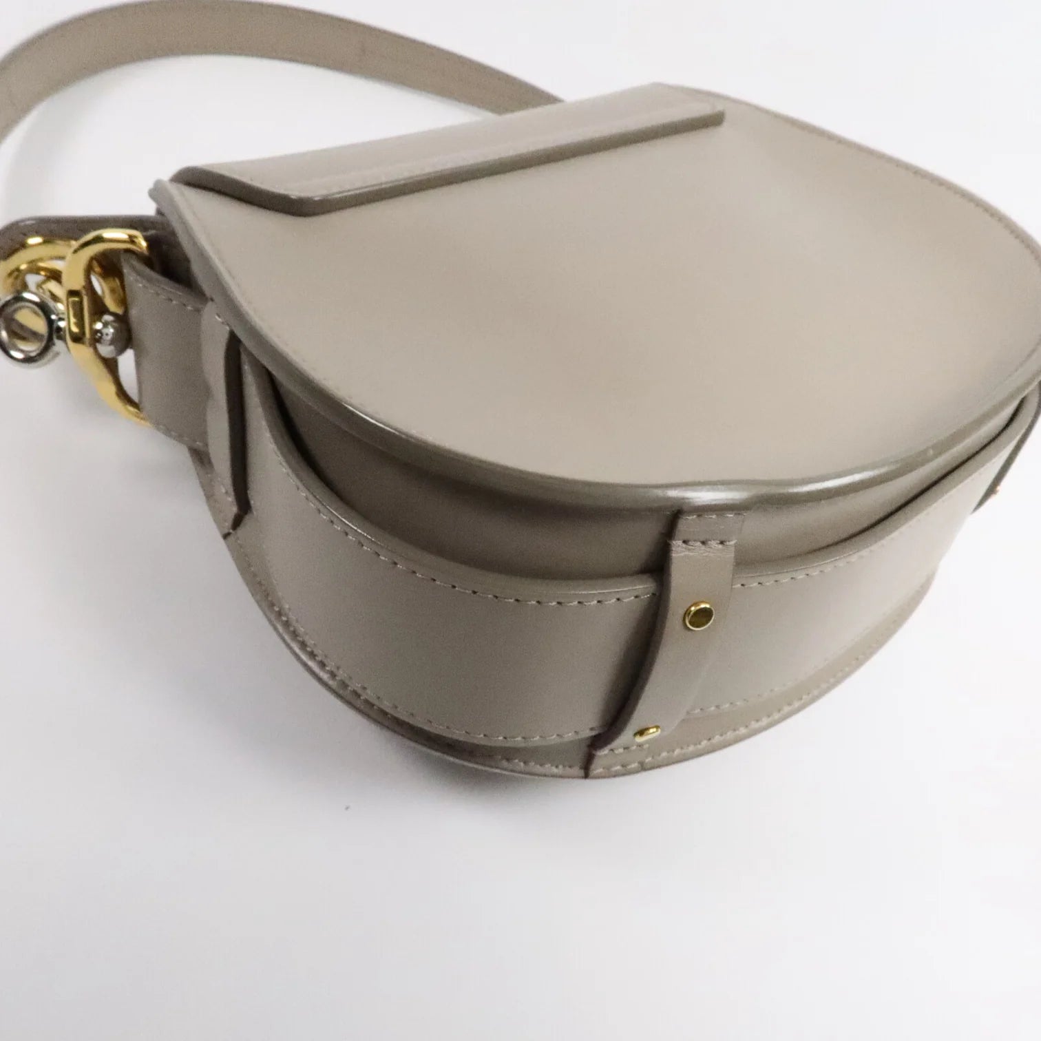 Chloé Medium Tess Shoulder Bag in Gray Leather