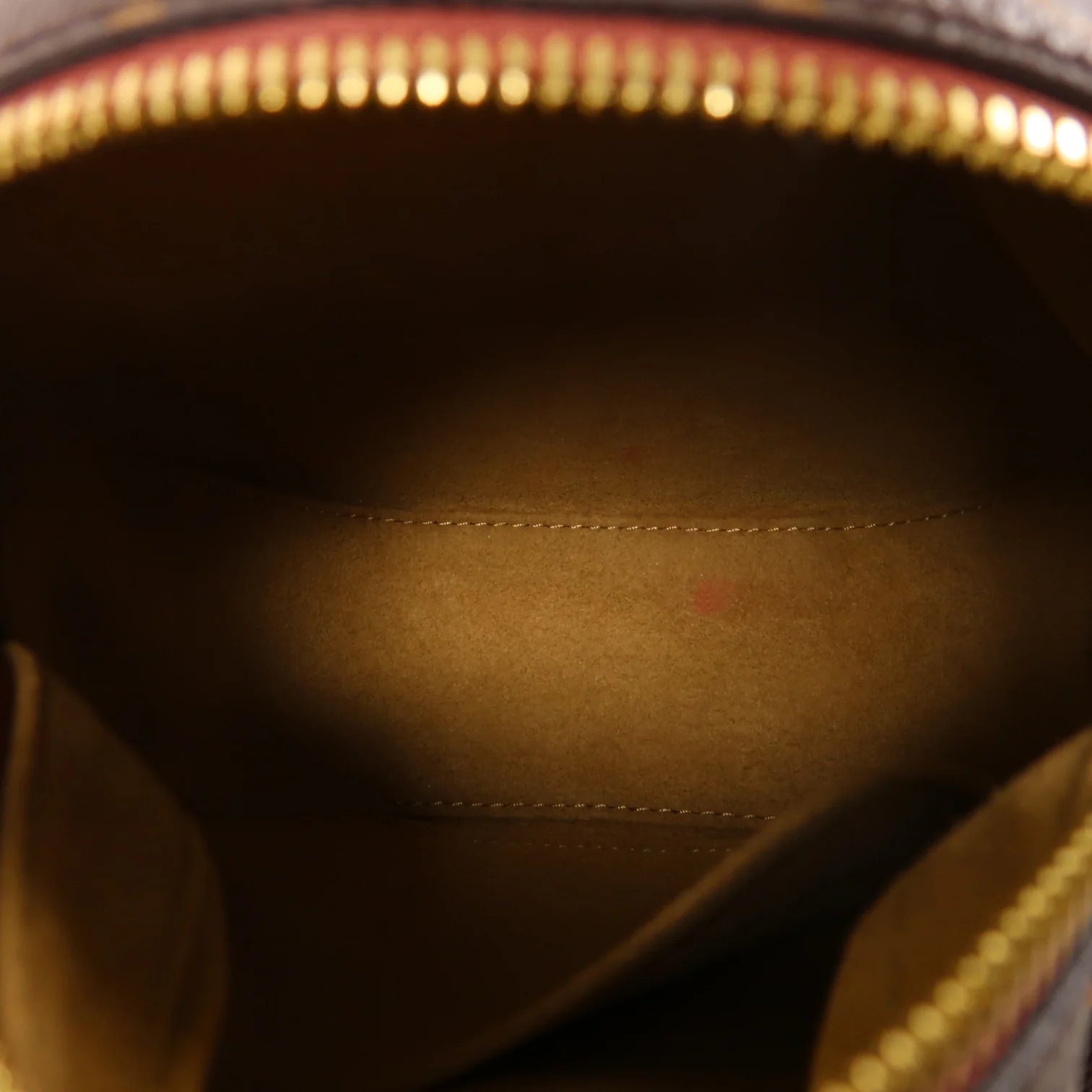 Louis Vuitton Boite Chapeau Shoulder Bag Monogram