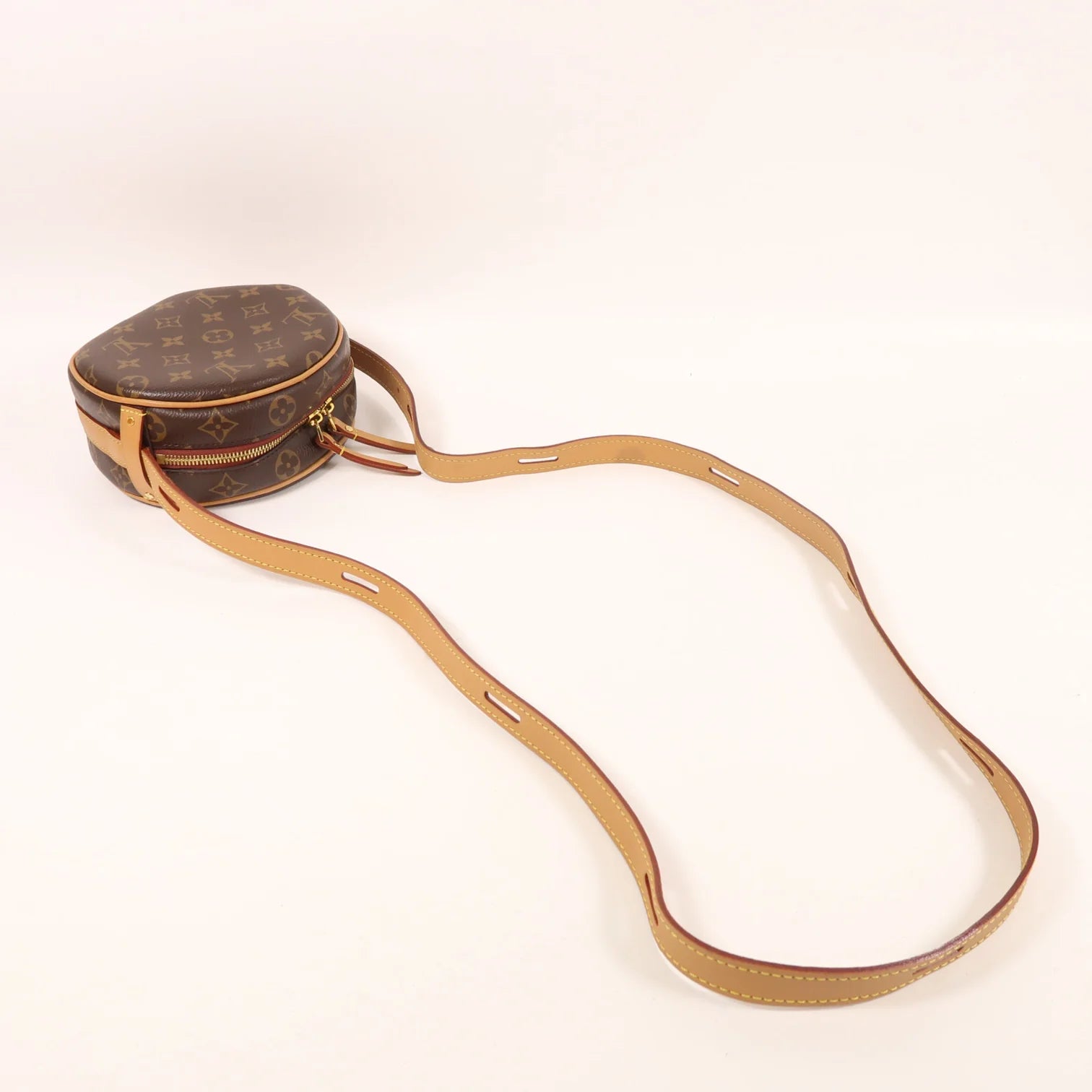 Louis Vuitton Boite Chapeau Shoulder Bag Monogram