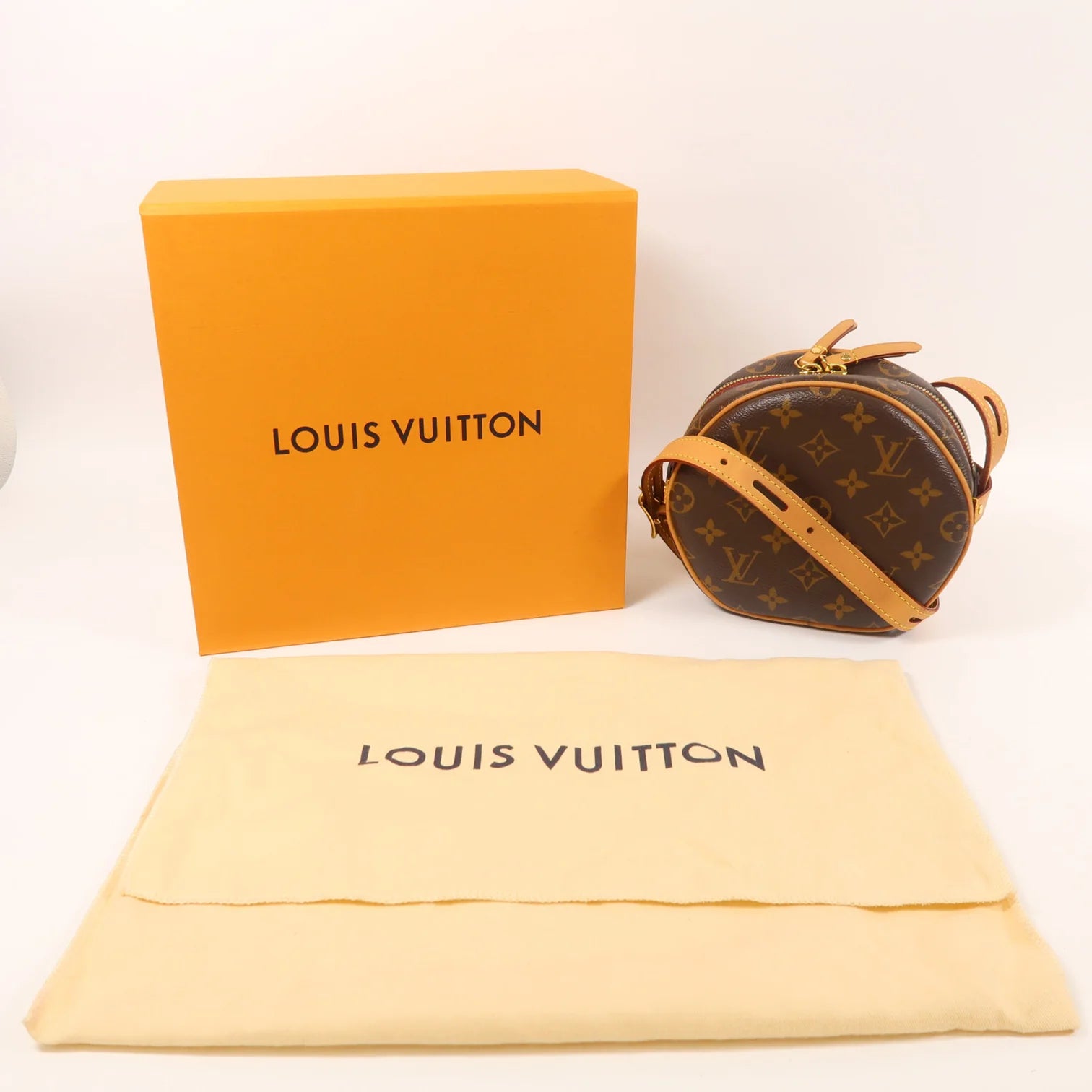 Louis Vuitton Boite Chapeau Shoulder Bag Monogram