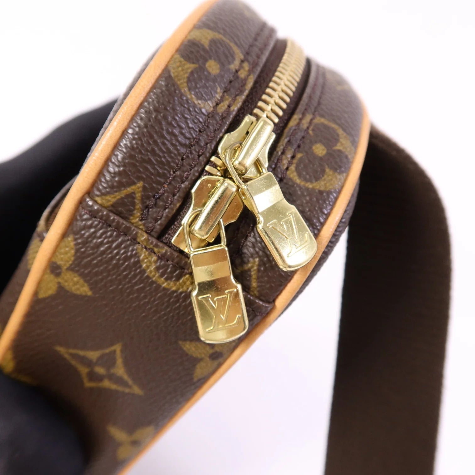Louis Vuitton Pochette Gange Bag